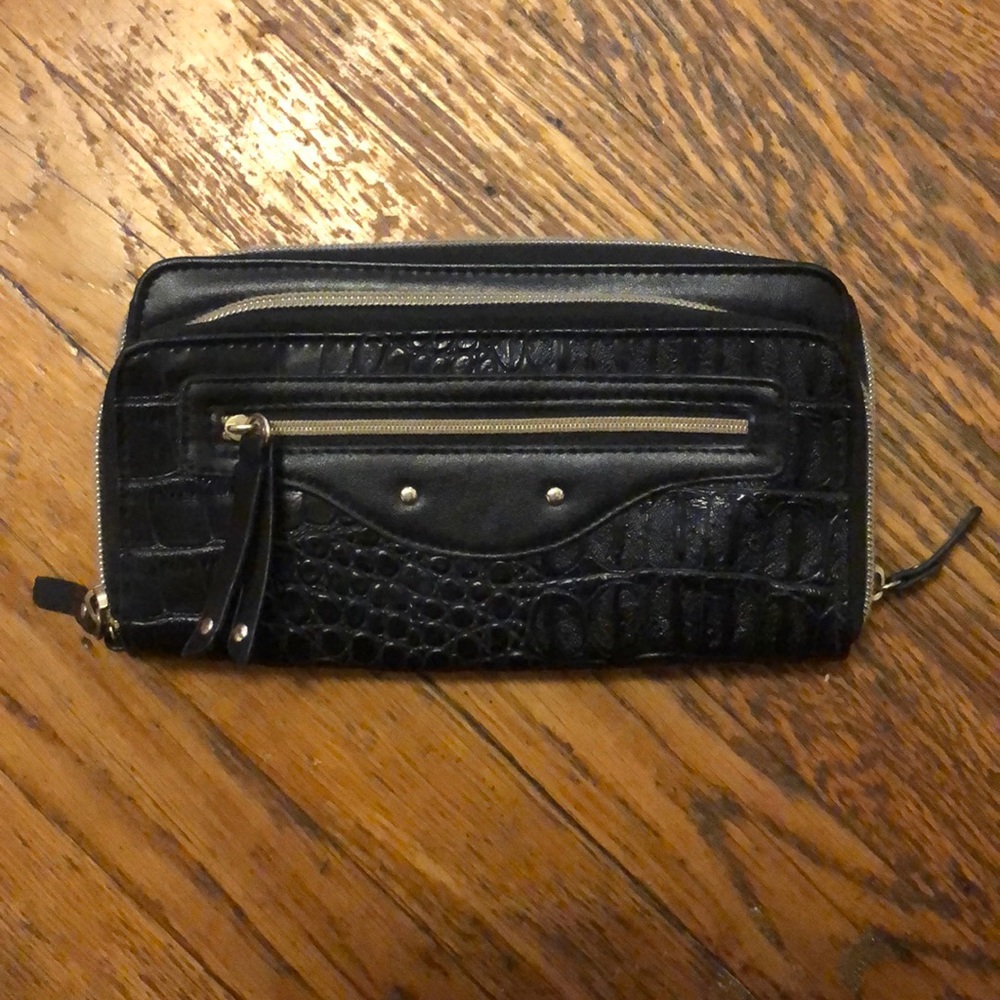 Black wallet/wristlet without wristlet strap